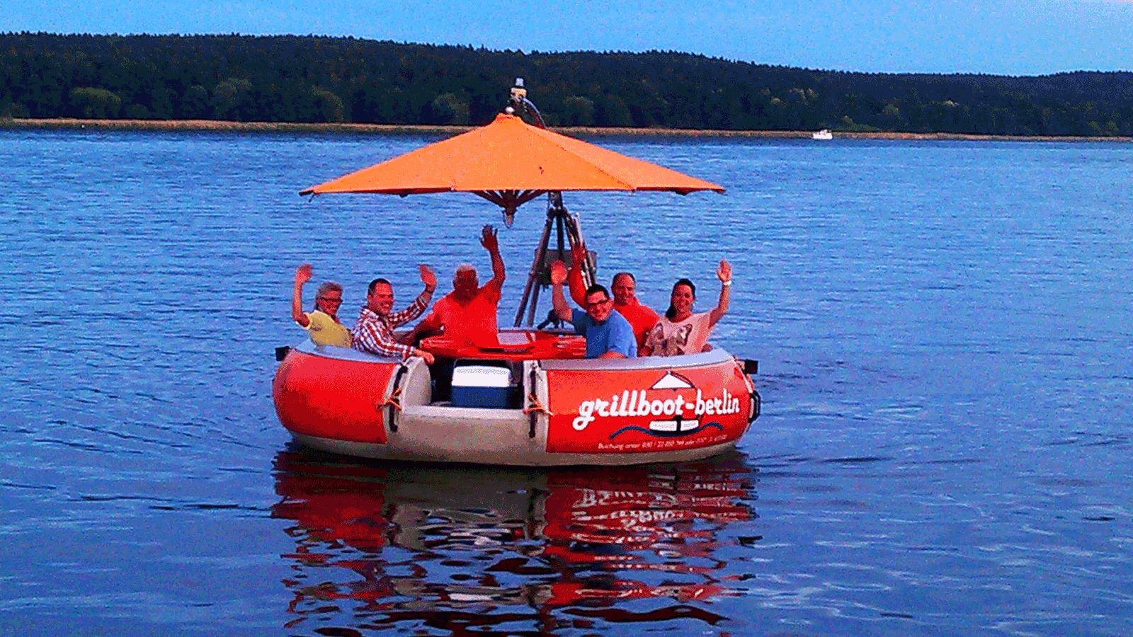 Berlin & Brandenburgs beste BRF Grillboot