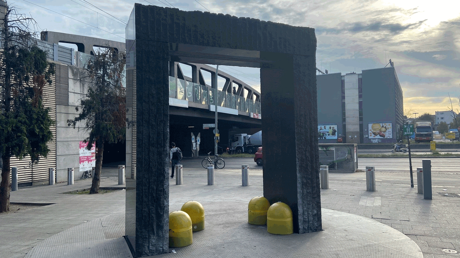 Schwarzes Wassertor vor den Spandau Acarden