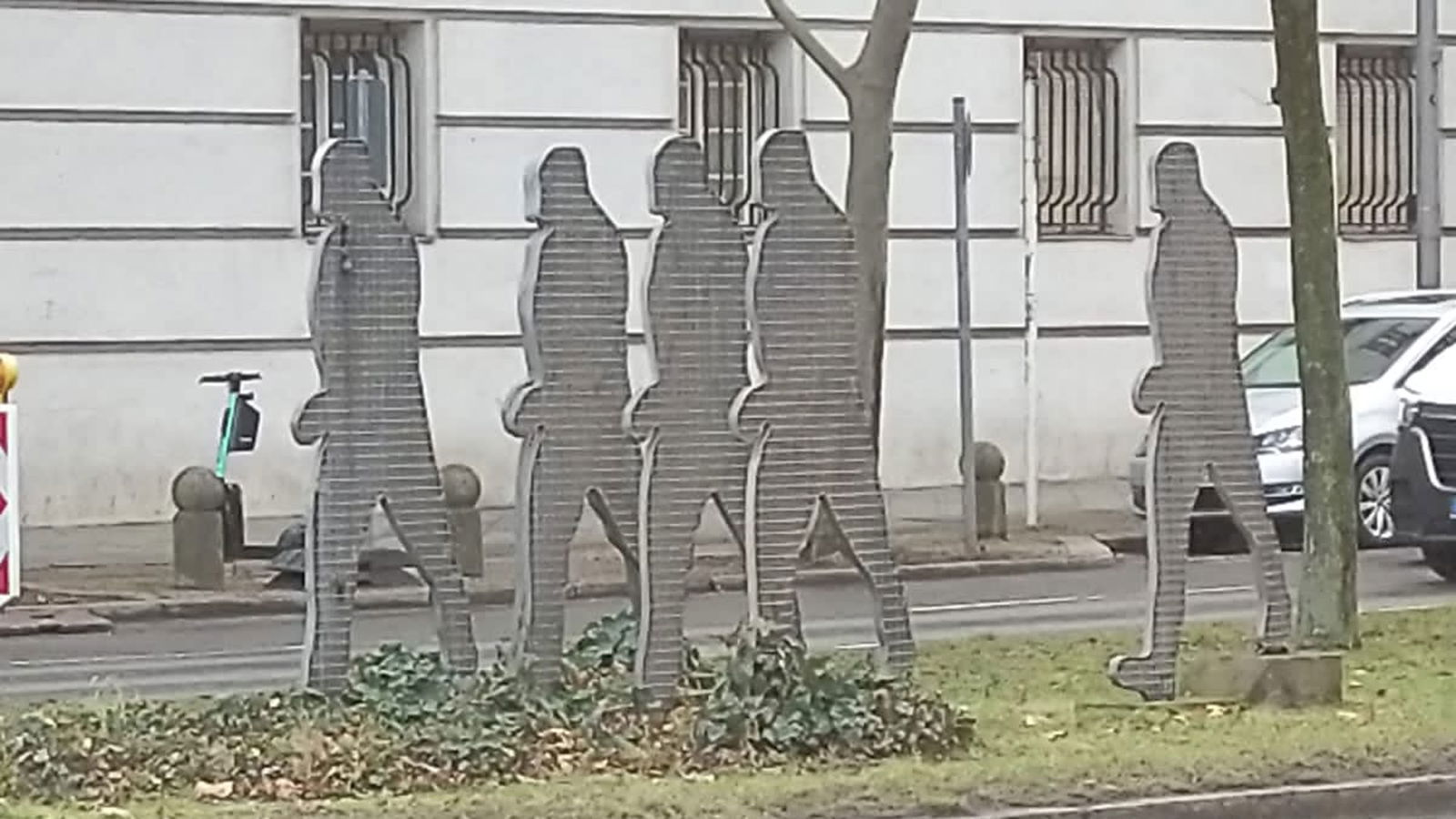 IDKOKDW-Maenner-Fehrbeliner-Platz