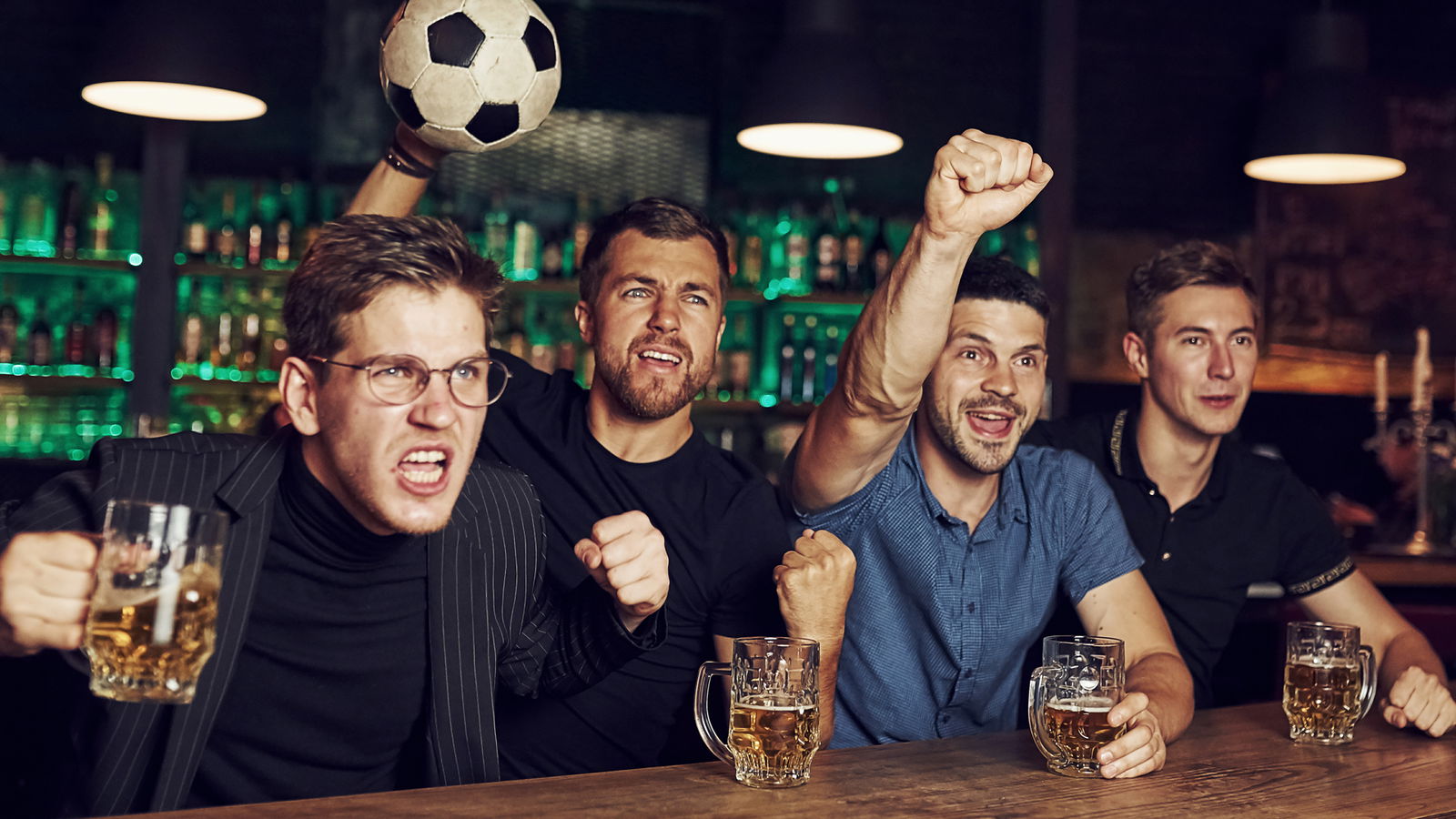 Berlin-und-Brandenburg-Fussball-Public-Viewing-FC Magnet Bar