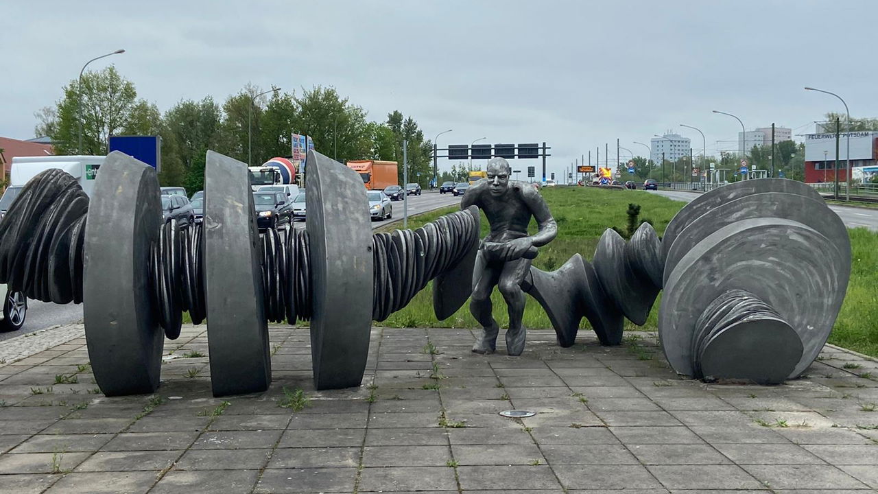 IDKOKDW-Potsdamer-Mann-mit-Raedern