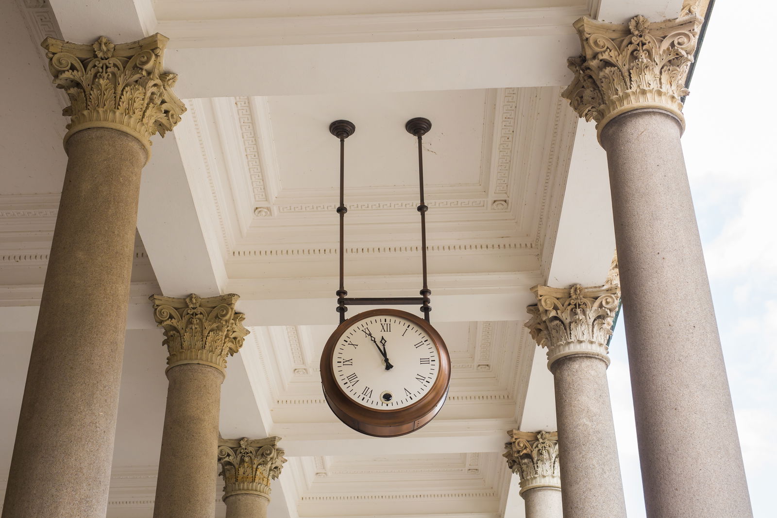20220215 U Bahn Berlin 120 Jahre Uhr