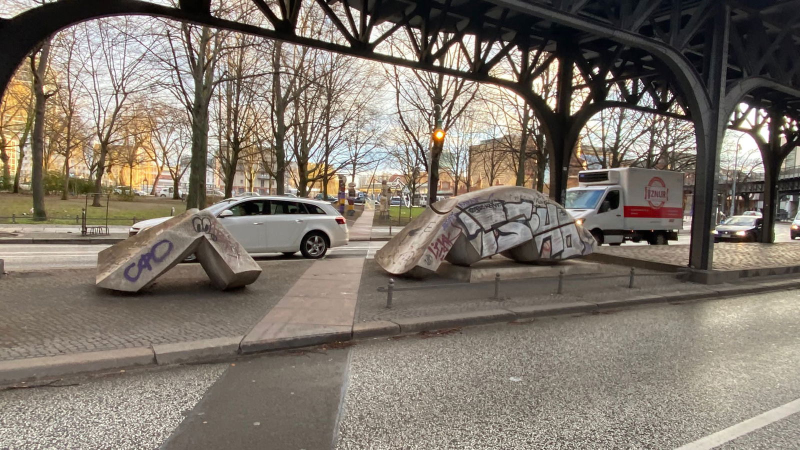 idkokdw-haessliche-klotz-unter-ubahn