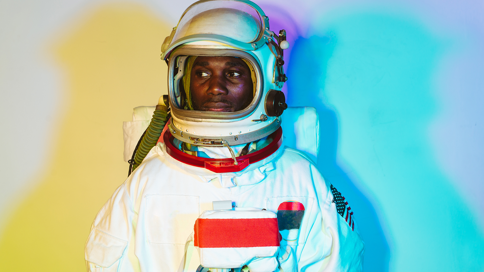 brf_warum_darum_astronautanzugweiß_2022