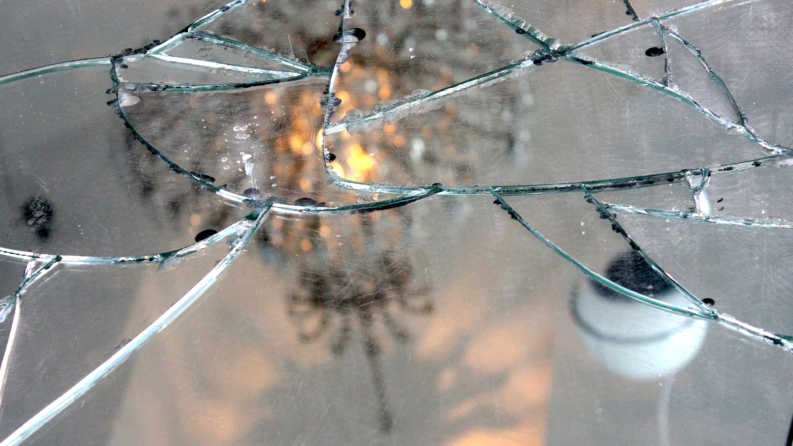 brf_warum_darum_spiegelkaputtunglück_2022