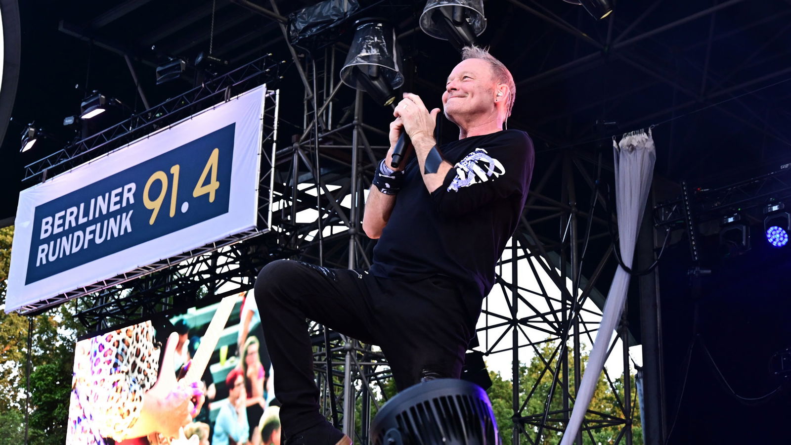 Die Cutting Crew auf der Bühne