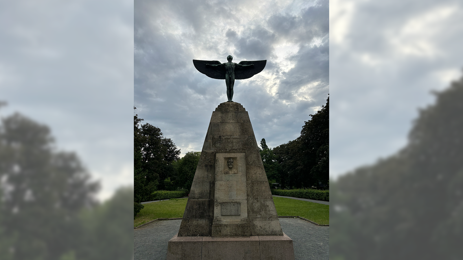 Idkokdw Mann mit Flügeln am Teltowkanal