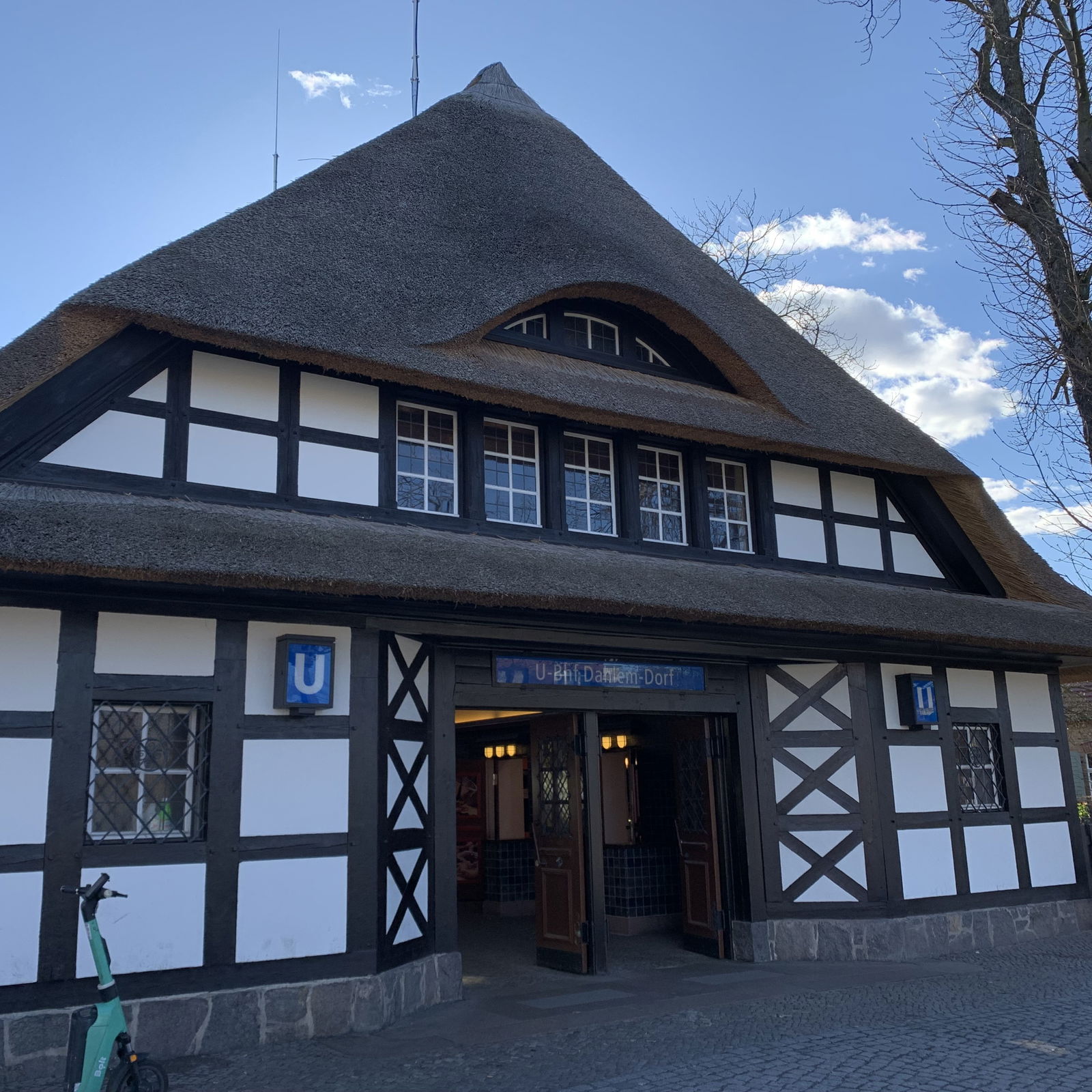 U-Bahnhof Dahlem Dorf