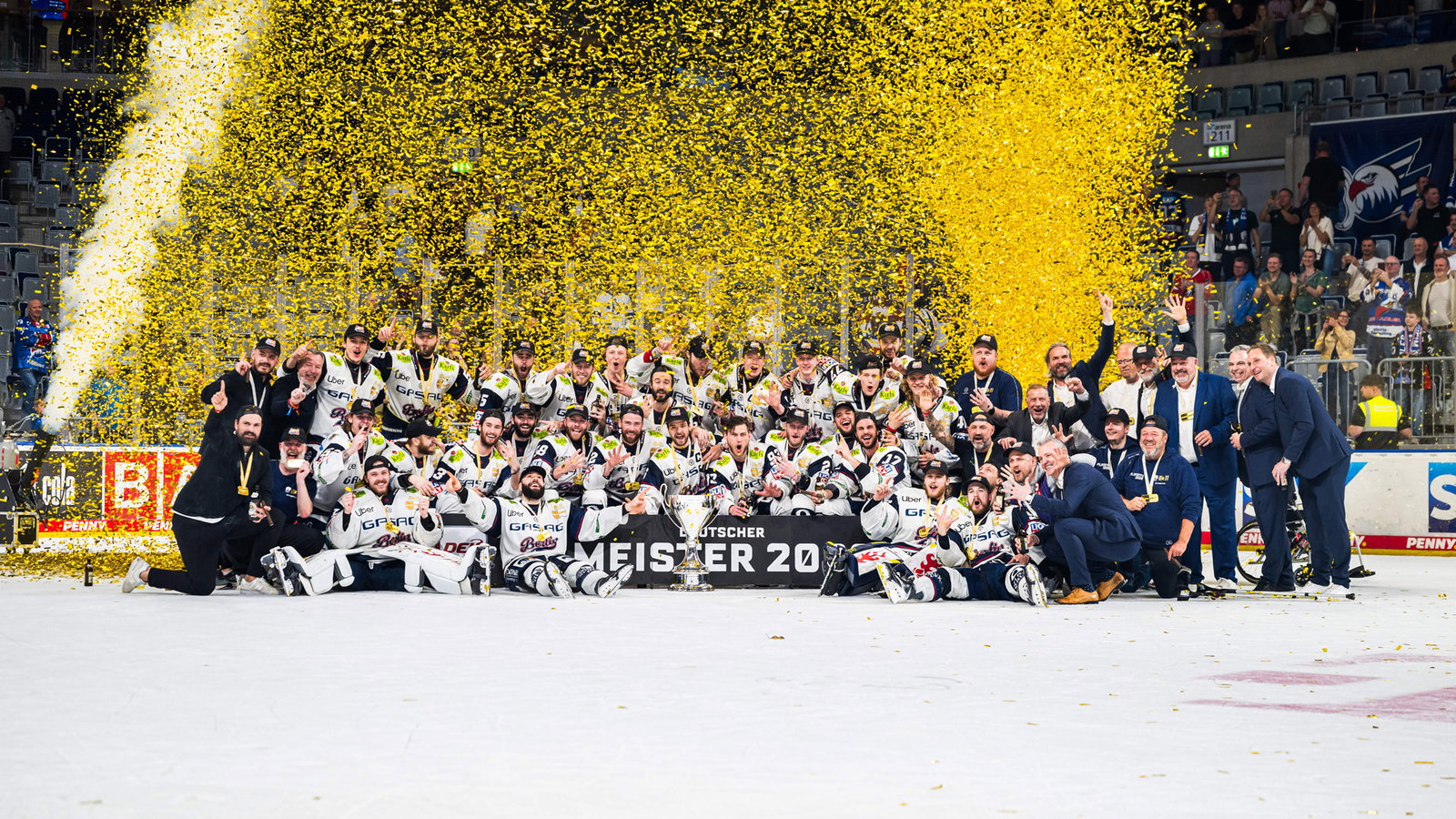 Meisterschaftsfoto von den Eisbären berlin 2026