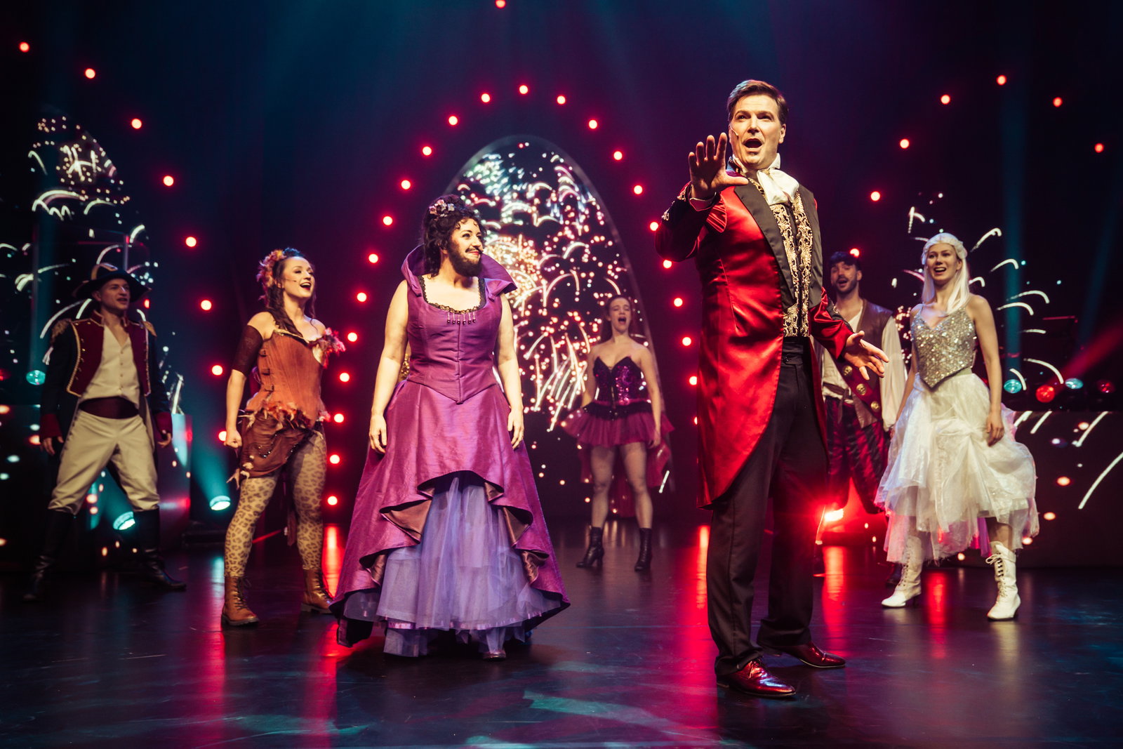 This is THE GREATEST SHOW! 1