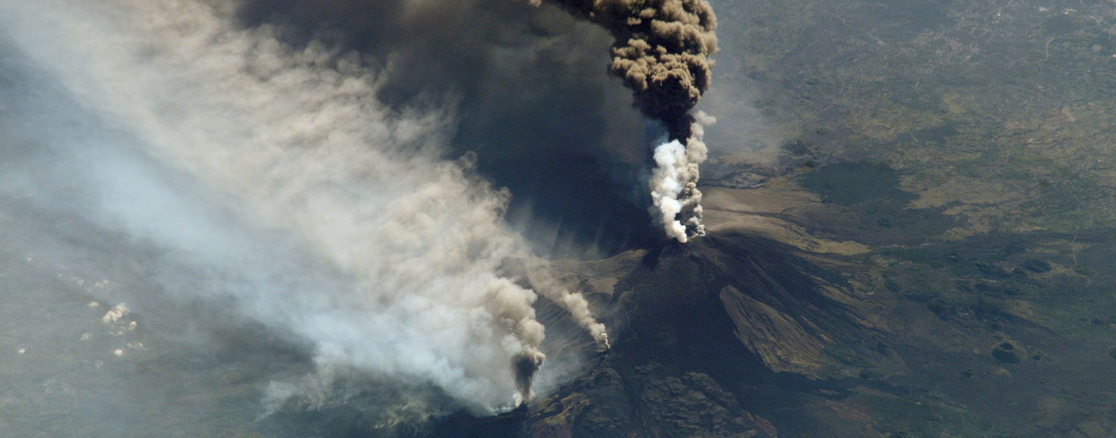 cloud of smoke 63020 1920