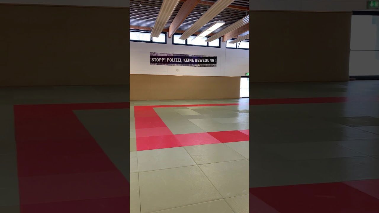 Berliner Polizei - Die Sporthalle // TEIL 3