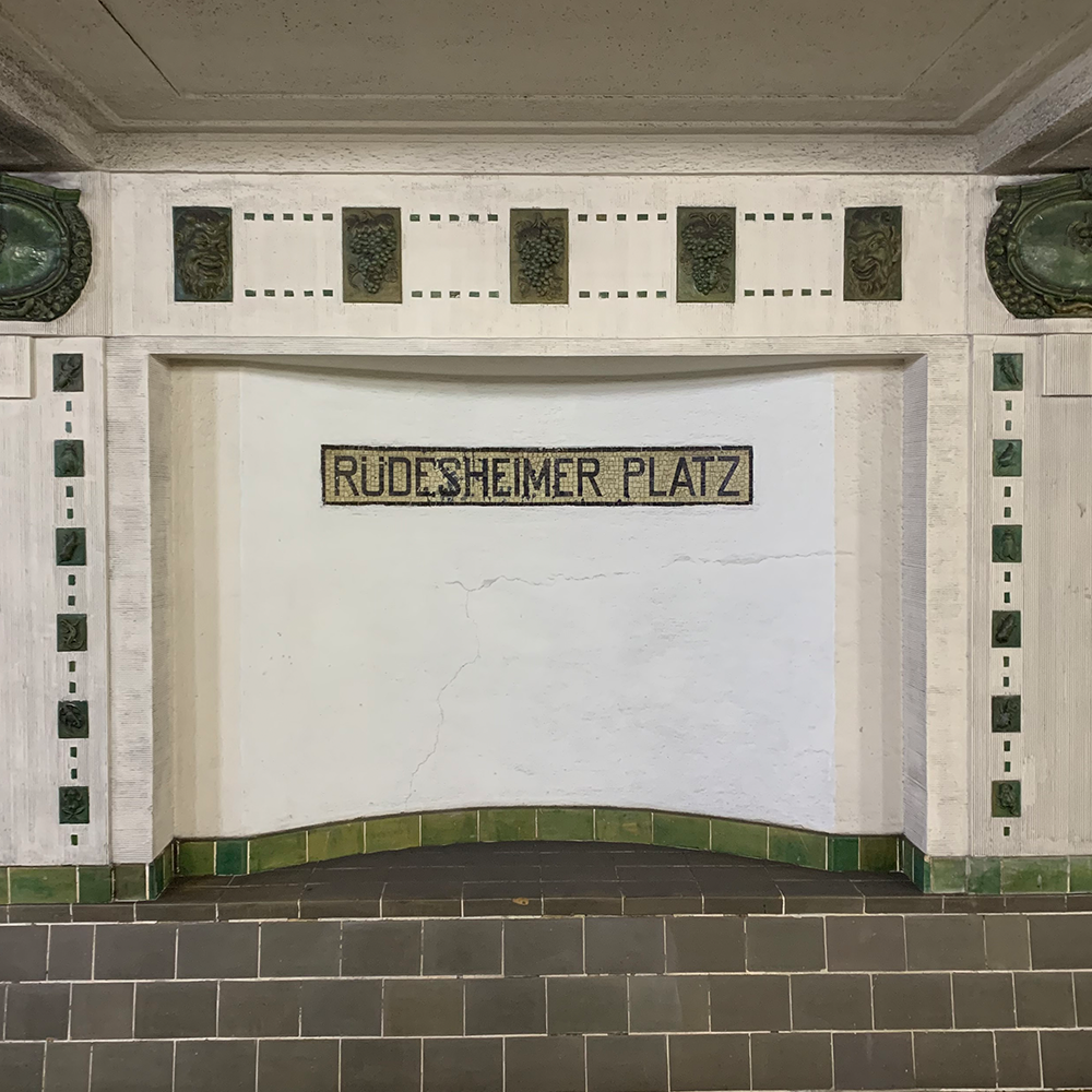 U-Bahnhof Rüdesheimer Platz